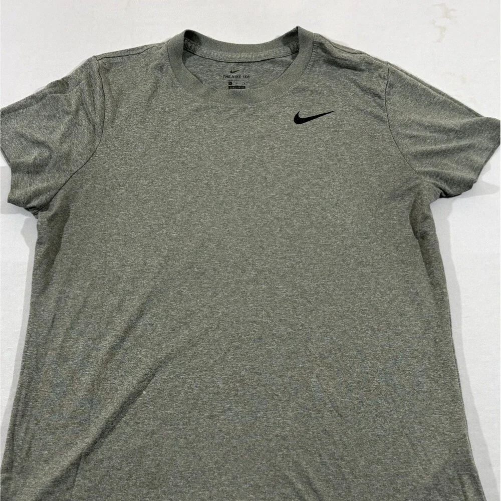 Nike Womens Gray Dry Legend Crew Training T-Shirt Tee AQ3210-063 Casual Gym Sz L